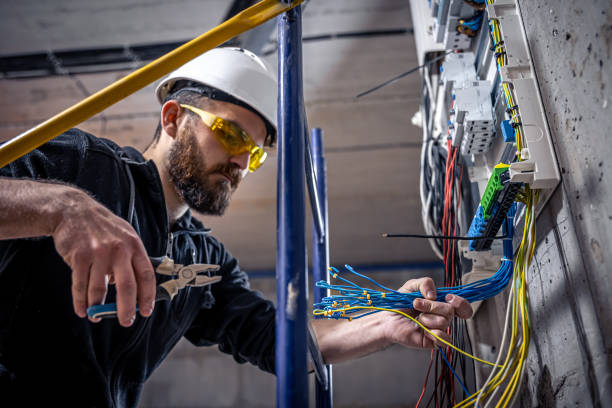 Best Emergency Electrical Repair  in Central Islip, NY